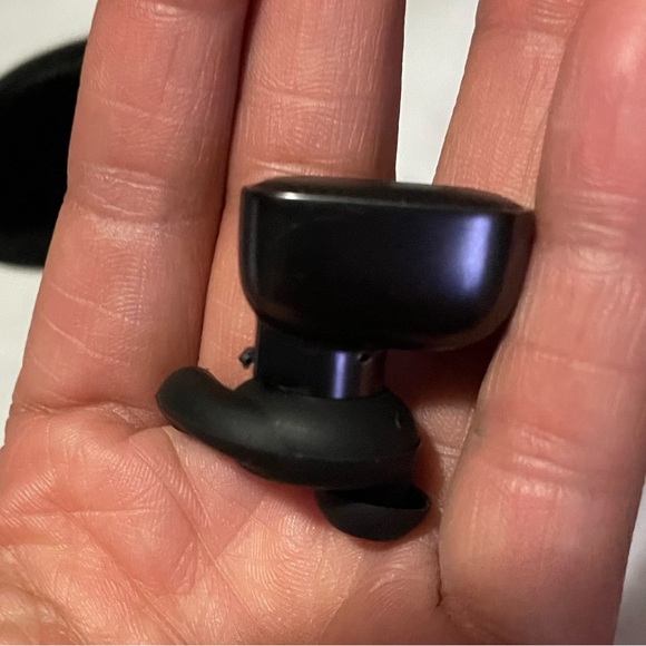 Iworld ear buds without charger case included - Picture 5 of 6